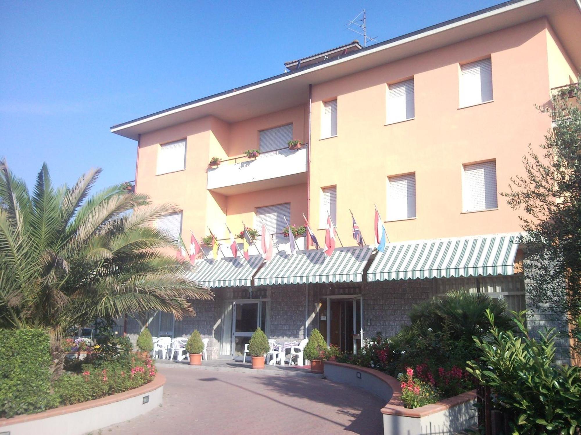 Hotel Trasimeno Bittarelli Кастильоне дел Лаго Екстериор снимка